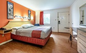 Motel 6-Gatlinburg, Tn - Smoky Mountains